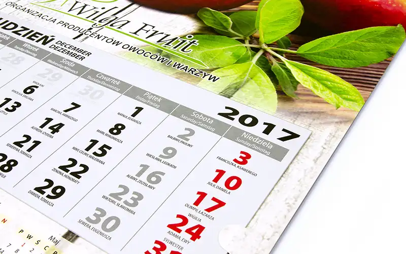 Großer Viermonatskalender mit Standardkopf verfügt über keine Verbindung zwischen Kopf und Rückwand.